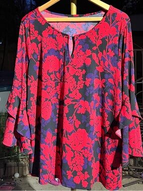 Liz Claiborne Red and Purple Floral Bell-Sleeve Tunic 1X PTP25